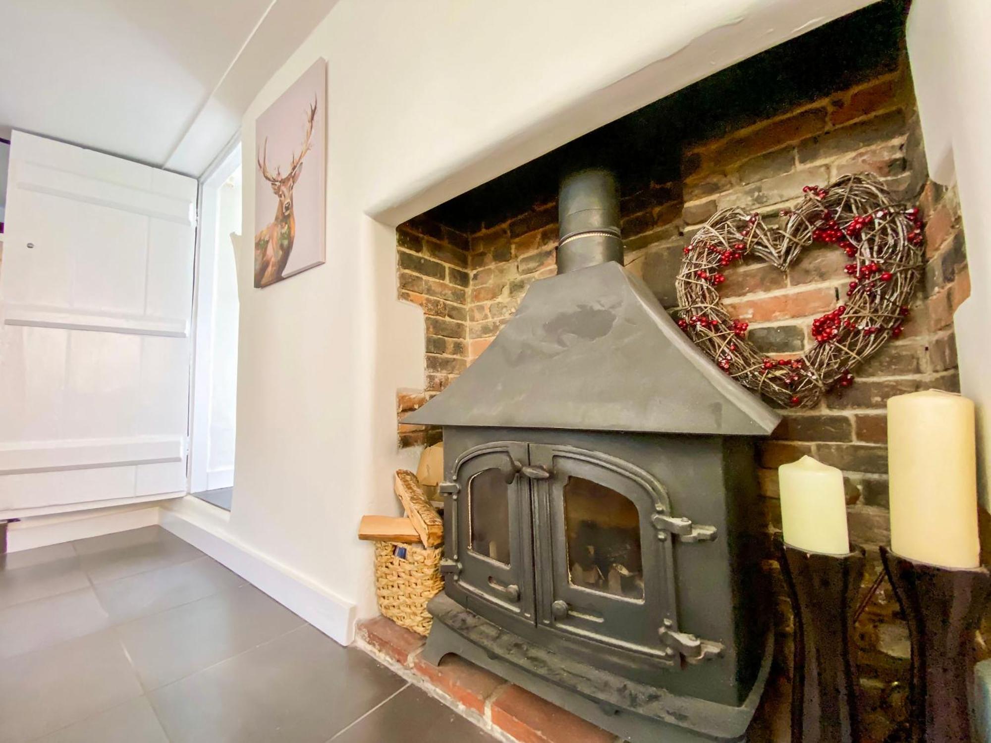 Mortimer Cottage Wootton Rivers Exterior photo